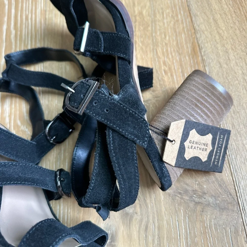 CREVO Women's Black Strappy Leather Sandals with wooden block heel - Picture 4 of 9